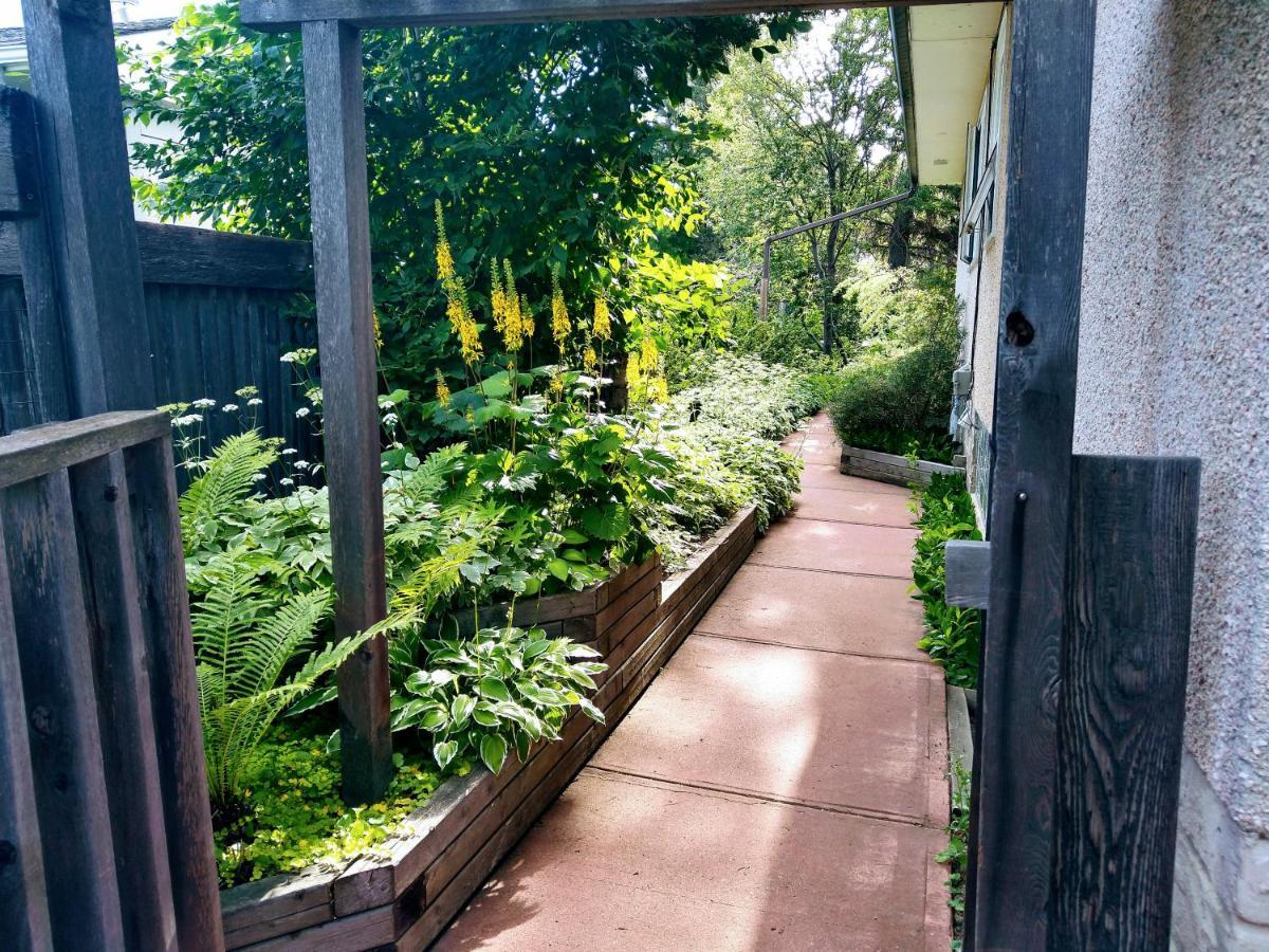 U Of A Homestay, Trails & Whyte Ave เอดมันตัน ภายนอก รูปภาพ