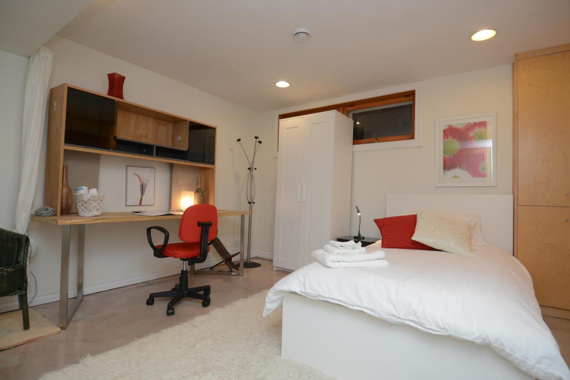 U Of A Homestay, Trails & Whyte Ave เอดมันตัน ภายนอก รูปภาพ